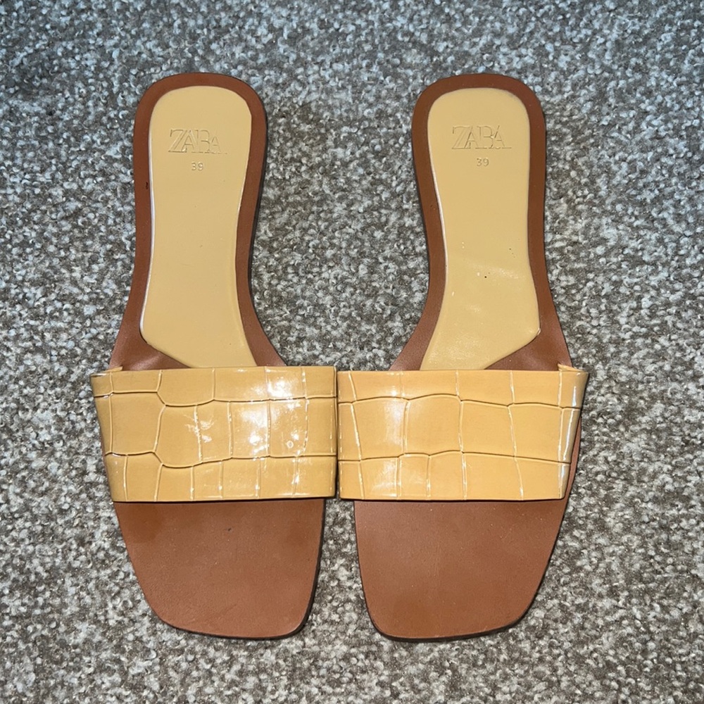🧡Flat Zara Sandals🧡